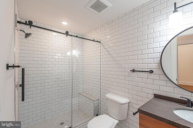 Foto del edificio - 1211 Bainbridge St