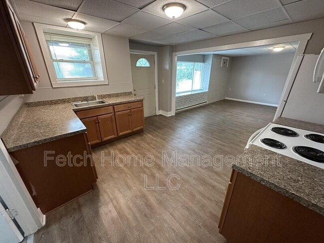 Building Photo - 6 Reese Ave