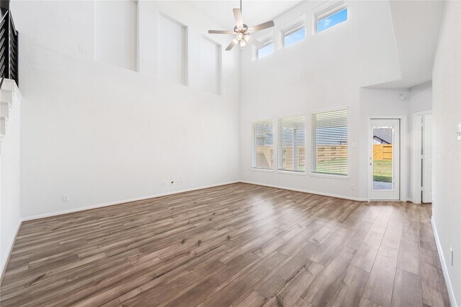 Foto del edificio - 208 Cambria Green Ln