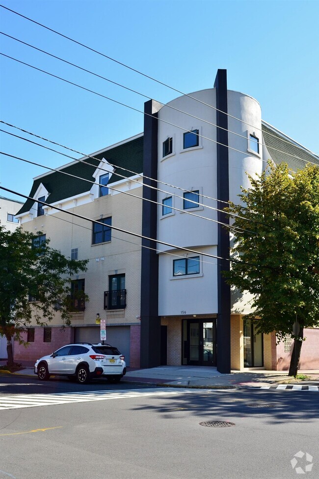 Building Photo - 156 Avenue F