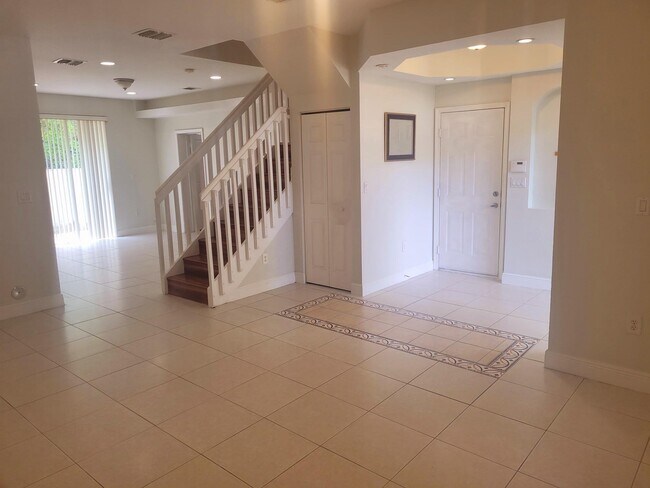 Foto del edificio - 6639 Hidden Cove Dr