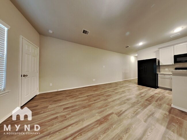 Foto del edificio - 413 E Avenue G Ave