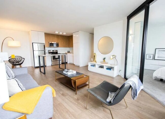 Building Photo - 2635 N Clark St