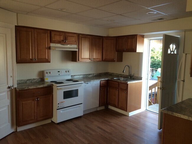 Cocina 1 - 4512 Liberty Ave