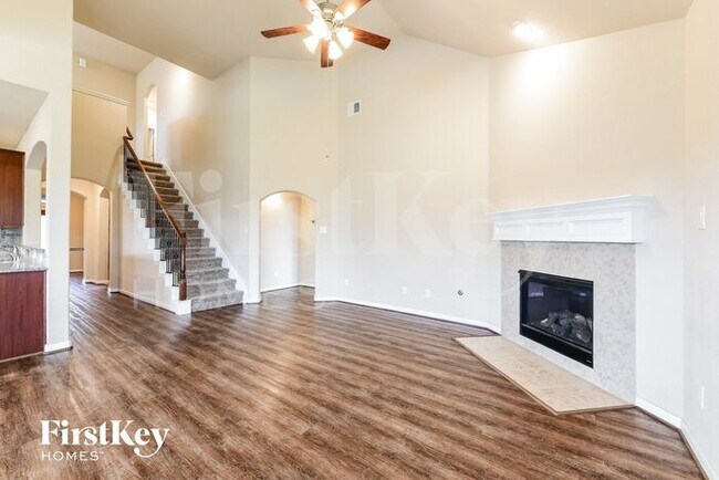 Foto del edificio - 143 N Greatwood Glen Pl