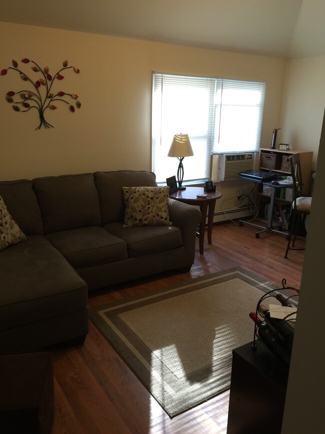 Foto del edificio - 441 Manville Rd