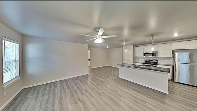 Foto del edificio - 2 Bed 2 Bath 2 Car Garage Duplex in Summit...