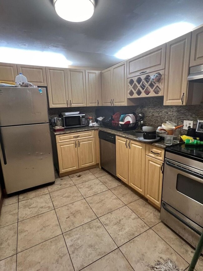 Building Photo - 4222 Inverrary Blvd