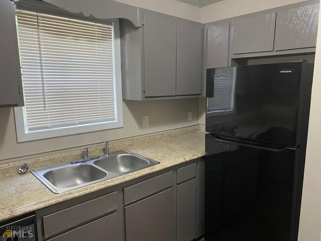 Foto del edificio - 5609 Windwood Rd