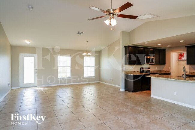 Foto del edificio - 2115 SW 12th Terrace