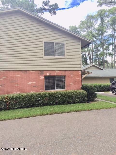 Foto principal - Move in ready 2/2.5 condo in ORANGE PARK