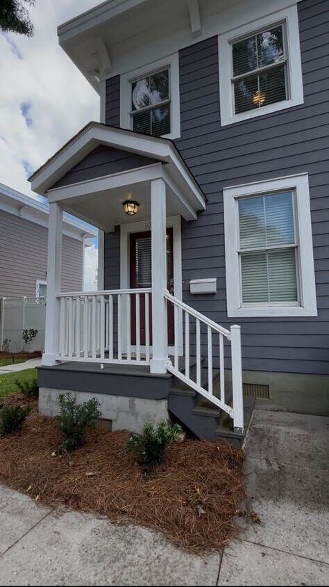 Foto principal - 3 Bedroom/2 Bath in Downtown Savannah, GA