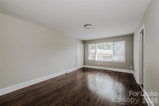 Foto del edificio - 3429 Meredith Ave