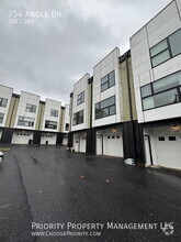Building Photo - 754 Angle Dr