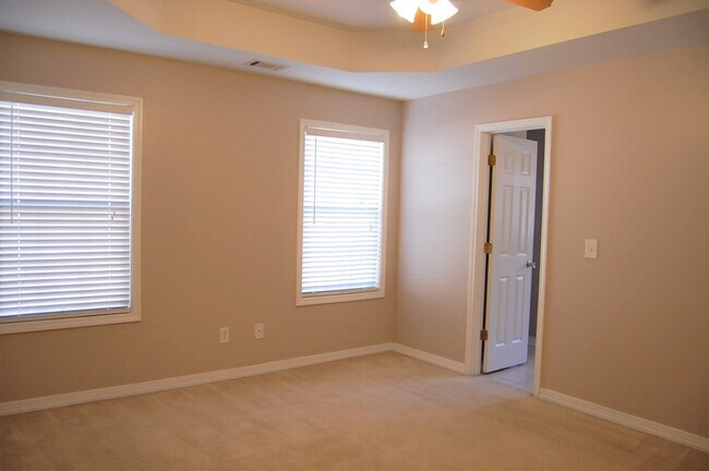 Foto del edificio - 402 Pine Ave SE