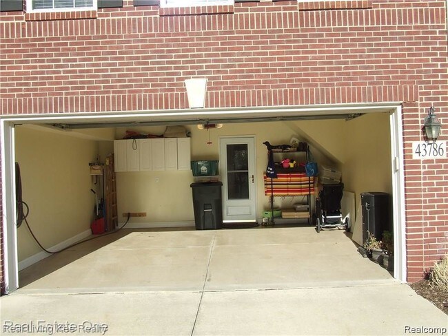 Foto del edificio - 43786 Cherry Grove Ct E