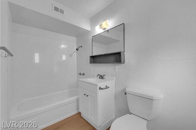 Foto del edificio - 2908 E Poplar Ave