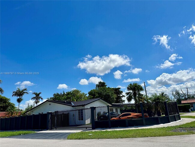 Building Photo - 9481 SW 10th St