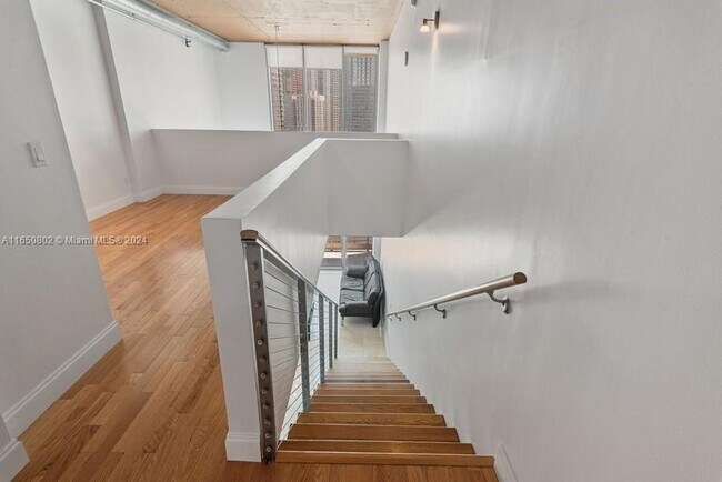 Foto del edificio - 690 SW 1st Ct