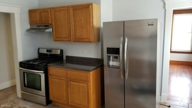 Building Photo - 3 br, 1 bath Apartment - 357 Ellsworth Ave #3