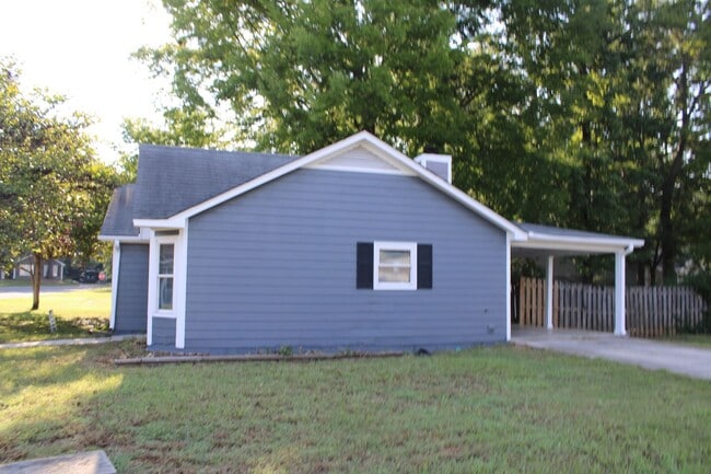 Building Photo - 3 bed, 2 bath home in Helena