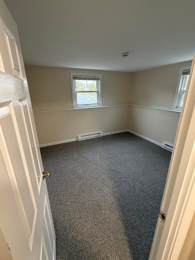 Building Photo - 2 Grand Ave