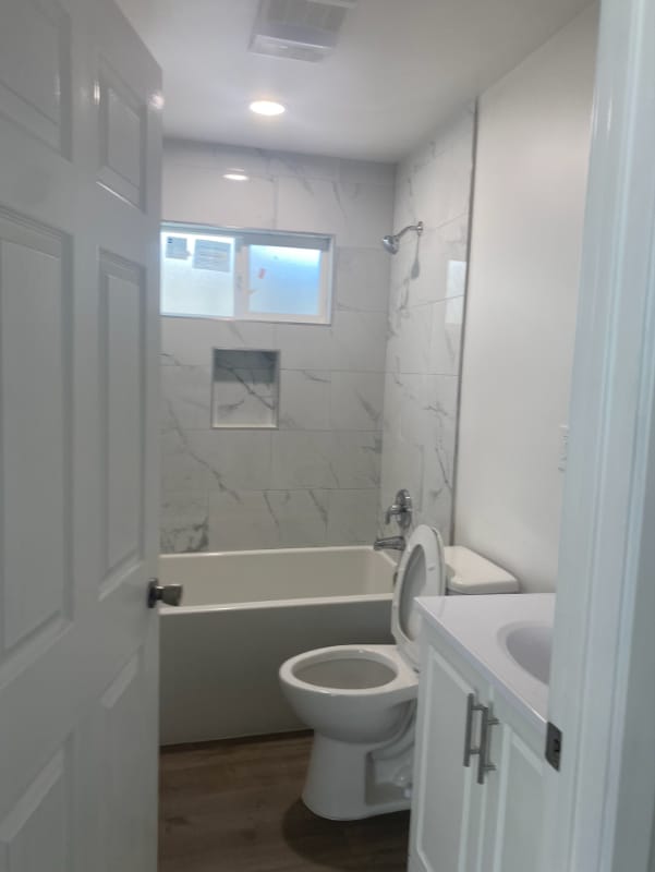 Foto del edificio - 6536 Brynhurst Ave