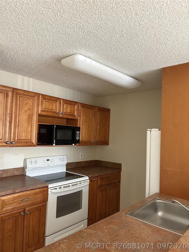 Foto del edificio - 1835 Meadows Cir