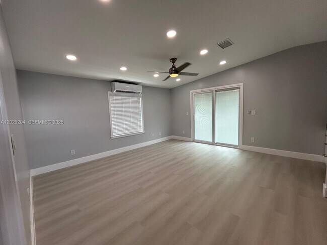 Foto del edificio - 740 NW 219th Ave