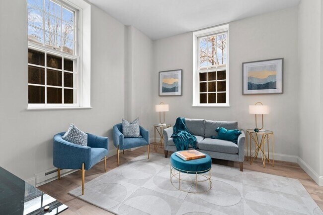 Foto del edificio - 65 Glen Rd