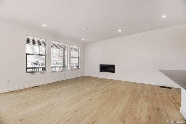 Building Photo - 15402 W Dequesne Ave