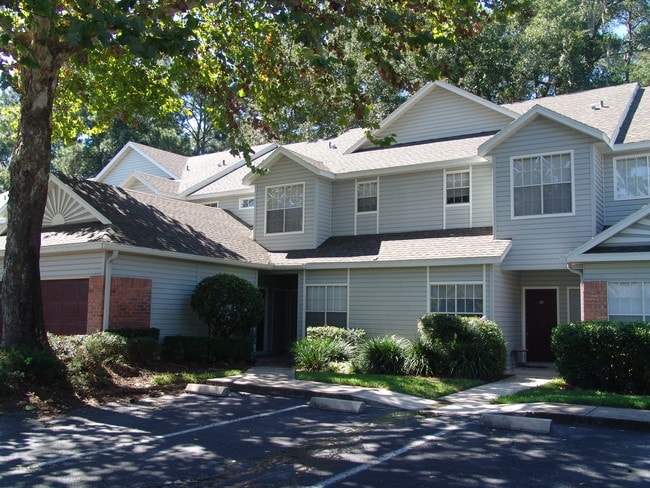 Building Photo - Huntington Lakes Apartments