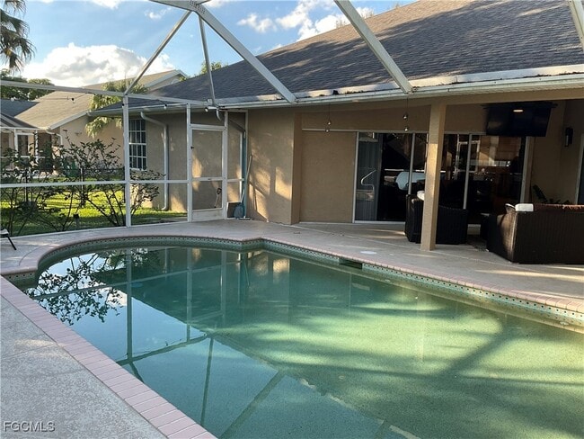 Foto del edificio - 6715 Willow Lake Cir