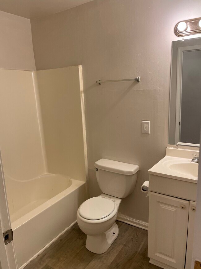 Baño 2 - 2267 Gary Ct NW