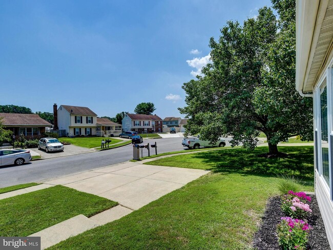 Building Photo - 10 Latia Ct