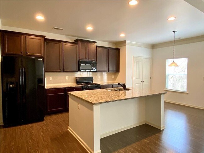 Foto del edificio - 611 Stonehurst Ln