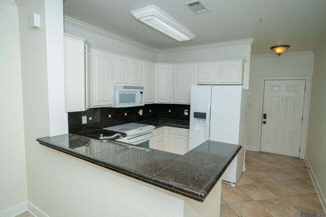 Building Photo - 12386 River Highlands Dr