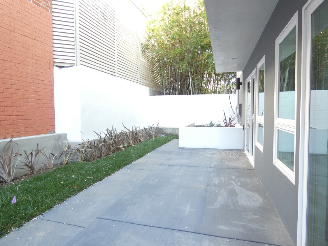 Primary Photo - 6611 Leland Way