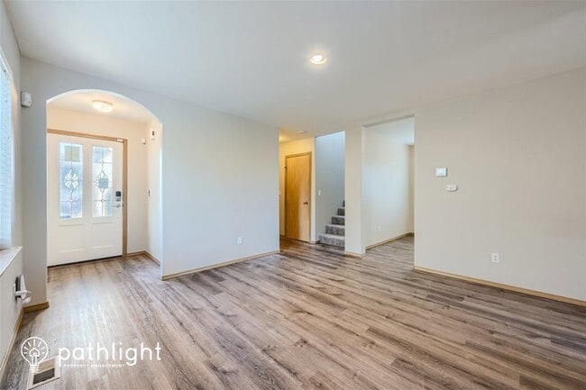 Building Photo - 2820 187th St E