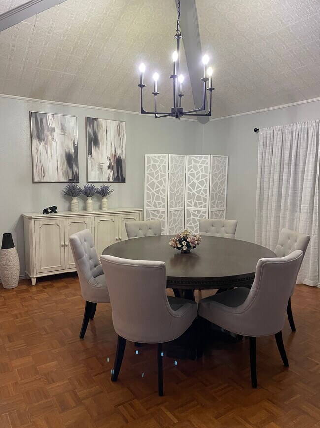 Building Photo - 124 Barcelona Ave