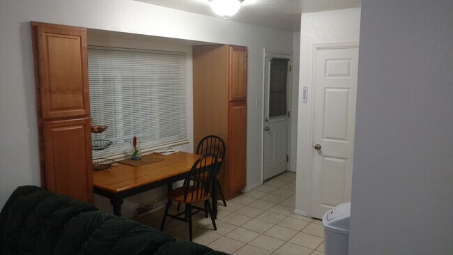 Breakfast Nook - 2583 S Rifle St
