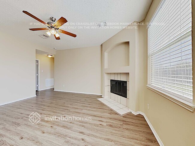 Foto del edificio - 1304 White Dove Ln