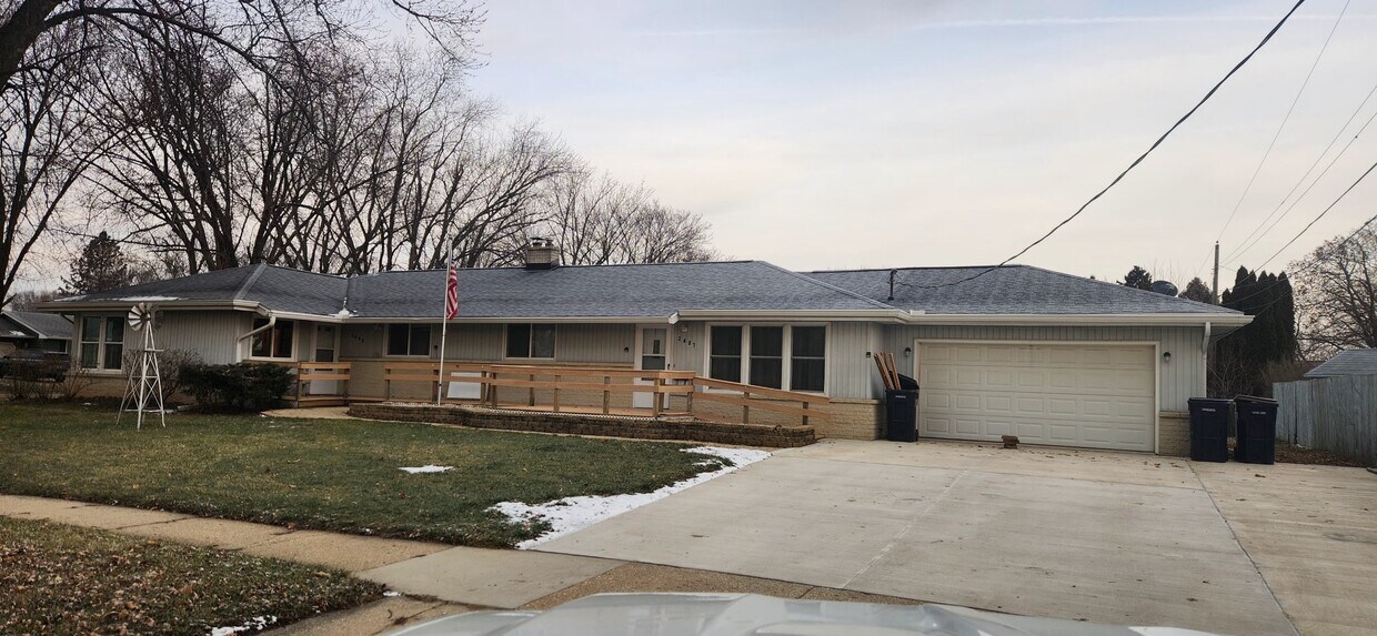 Foto principal - 2407 Roxbury Rd