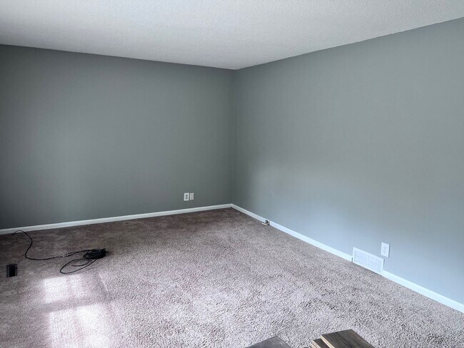 Foto del edificio - FOR RENT WINSTON SALEM