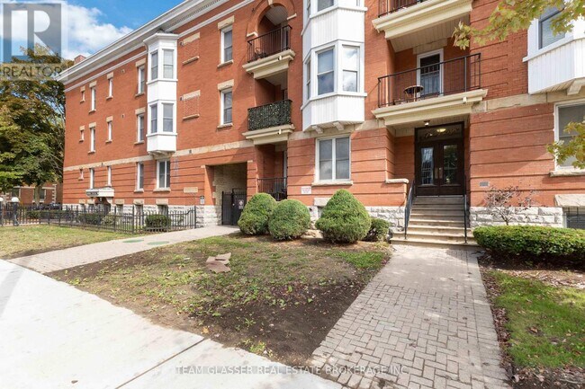 Photo du bâtiment - 440-440 Wellington St