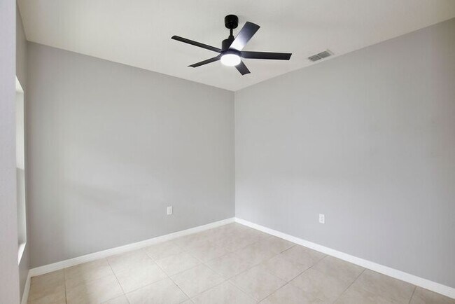 Foto del edificio - Move-In Ready 2BR/2BA Villa with Den + 2-Car Garage | Lake Nona Adjacent | Suncrest at St. Cloud