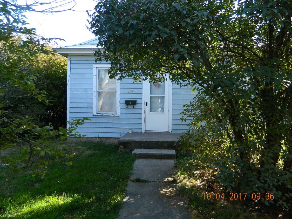 Primary Photo - 802 S Russell St