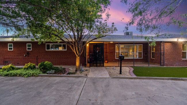 Building Photo - 3937 Flamingo Dr