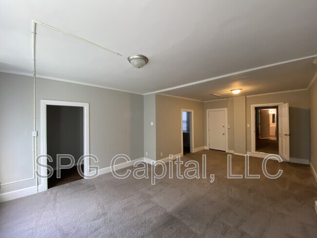 Foto del edificio - 213 S Main St