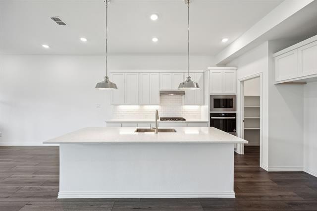 Building Photo - 3513 Sunflower St